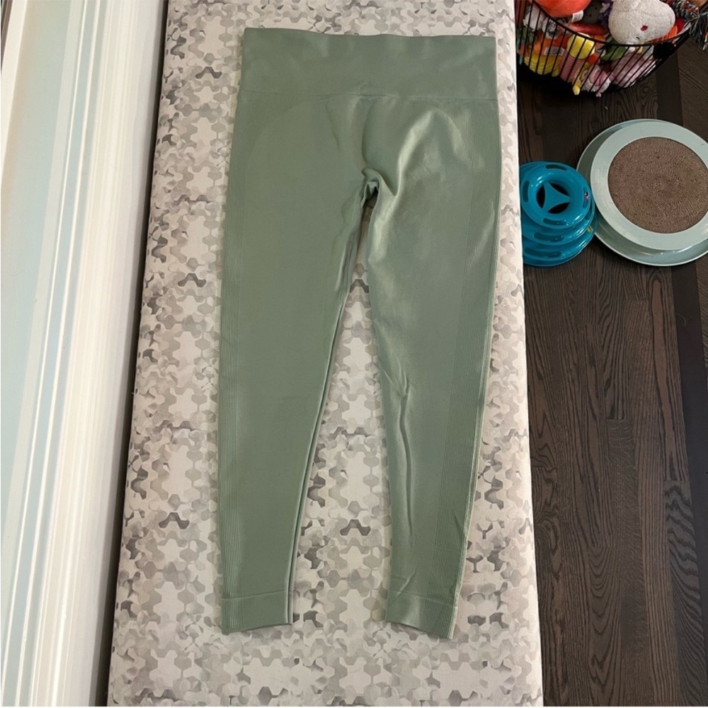 SET Active Green Leggings